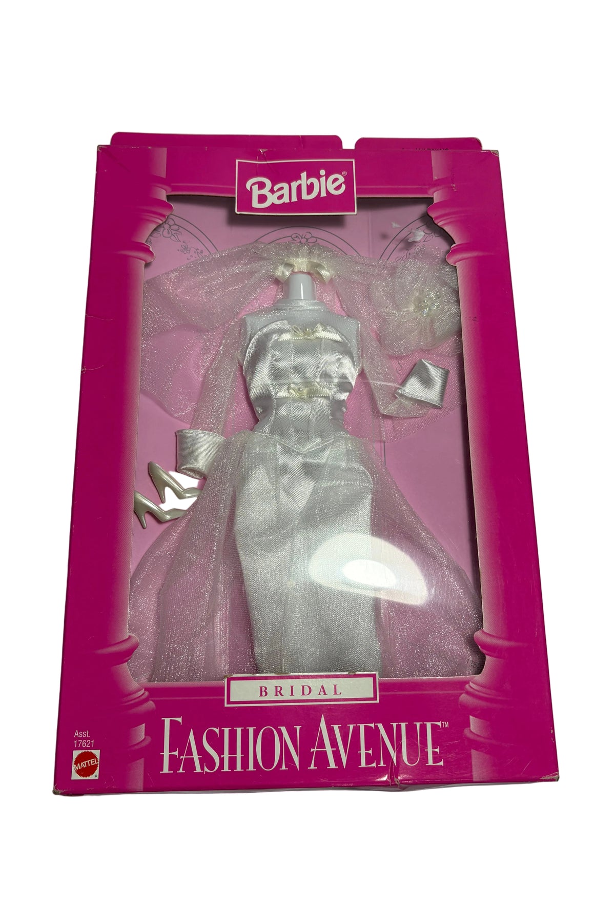 Barbie 1997 Fashion Avenue Bridal Dress