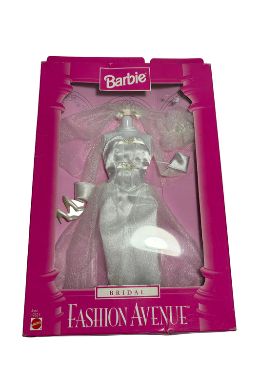 Barbie 1997 Fashion Avenue Bridal Dress