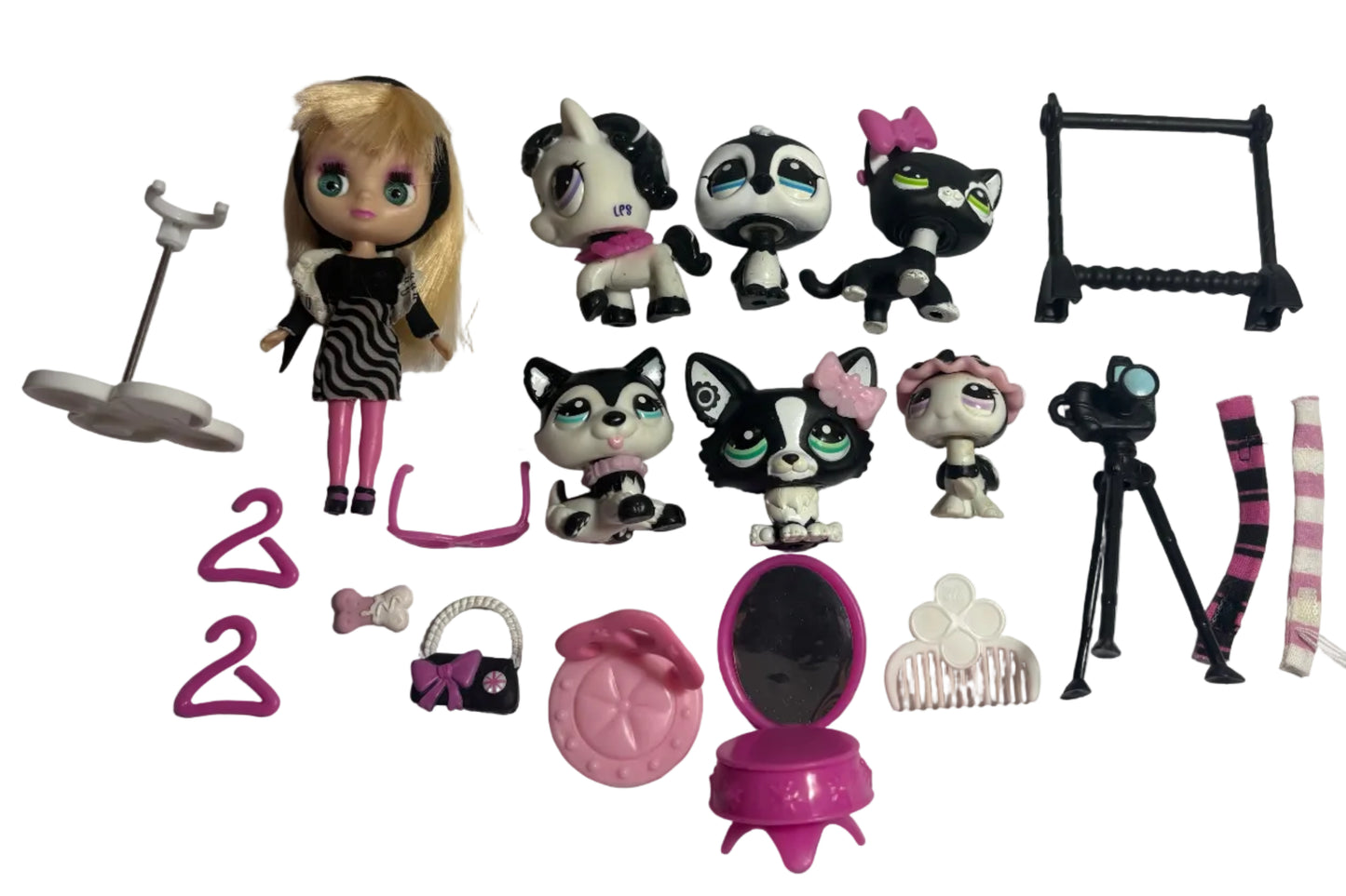 Littlest Pet Shop - Blythe Fashion Shoot Black & White